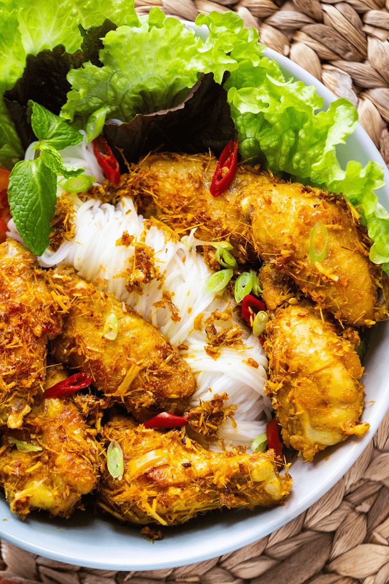 Spicy Lemongrass Chicken served in a bowl