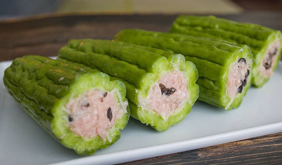 Stuffed bitter melon soup